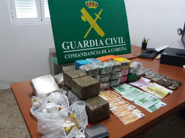 Cocaina y otras drogas localizadas en Fisterra