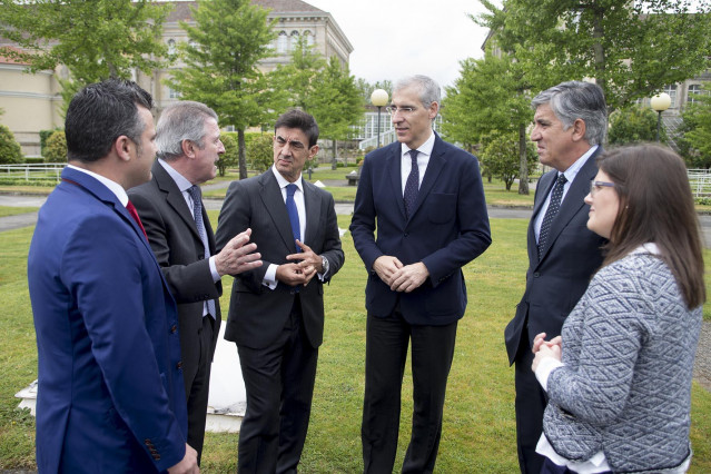 13,00 H.- O Conselleiro De Economía, Emprego E Industria, Francisco Conde, Parti
