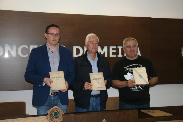 Los alcaldes de Meira y Riotorto (Lugo) en un acto