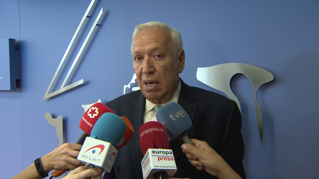Margallo en los pasillos del Congreso de los Diputados