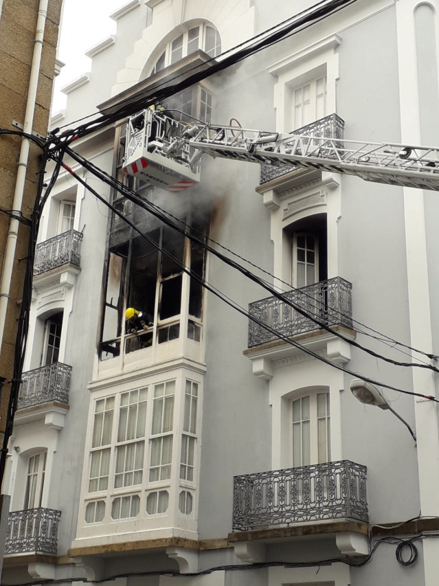 Incendio en un edificio en Ferrol.