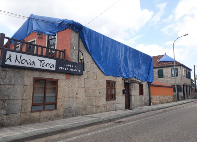 Explosión pirotecnia Tui. Casas y empresas afectadas y cubiertas con lonas