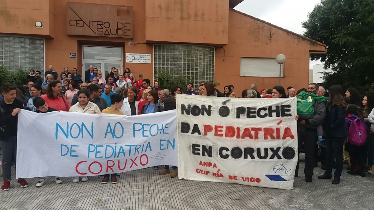 Vecinos dicen 'no' al cierre de pediatría en Coruxo
