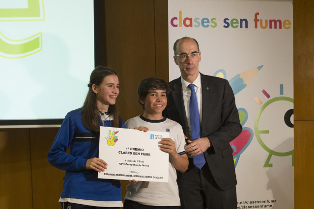 Entrega de premios con el conselleiro de Sanidade, Jesús Vázquez Almuíña
