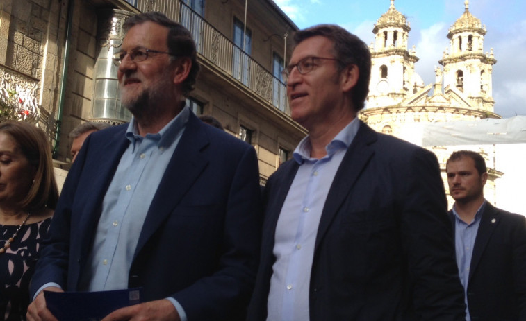 Feijóo consuma su separación de Rajoy apoyando a Casado