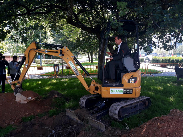 Abel Caballero, en el inicio de las obras del carril-bici
