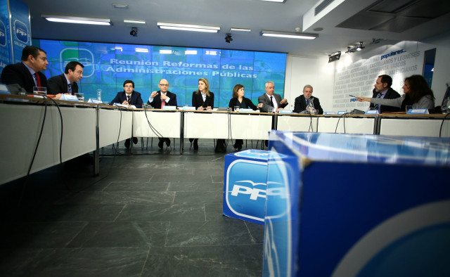 Cospedal, Montoro y Santamaría, en la reunión del PP