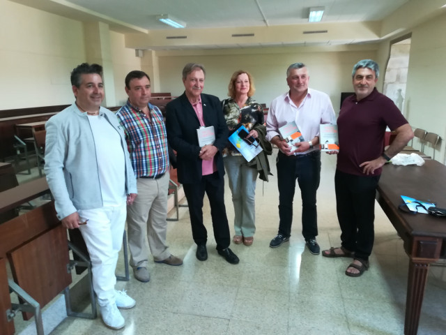 Paco Lobatón antes de la presentación de 'Te buscaré mientras viva'