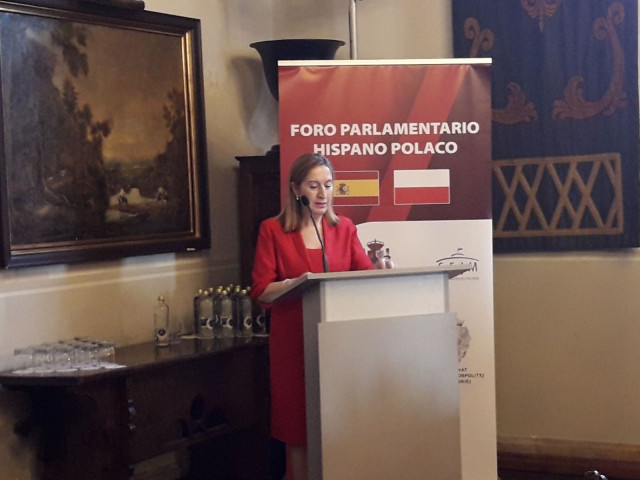 Ana Pastor inaugura el Foro Parlamentario hispano-polaco