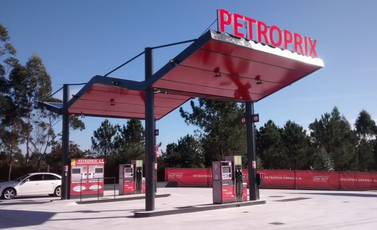 Más gasolineras sin empleados podrían bajar 10 céntimos el litro en Galicia, promete la patronal