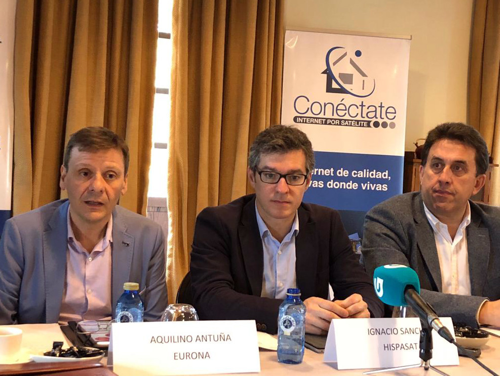 Conu00e9ctate Internet por Satu00e9lite SANTIAGO (3)