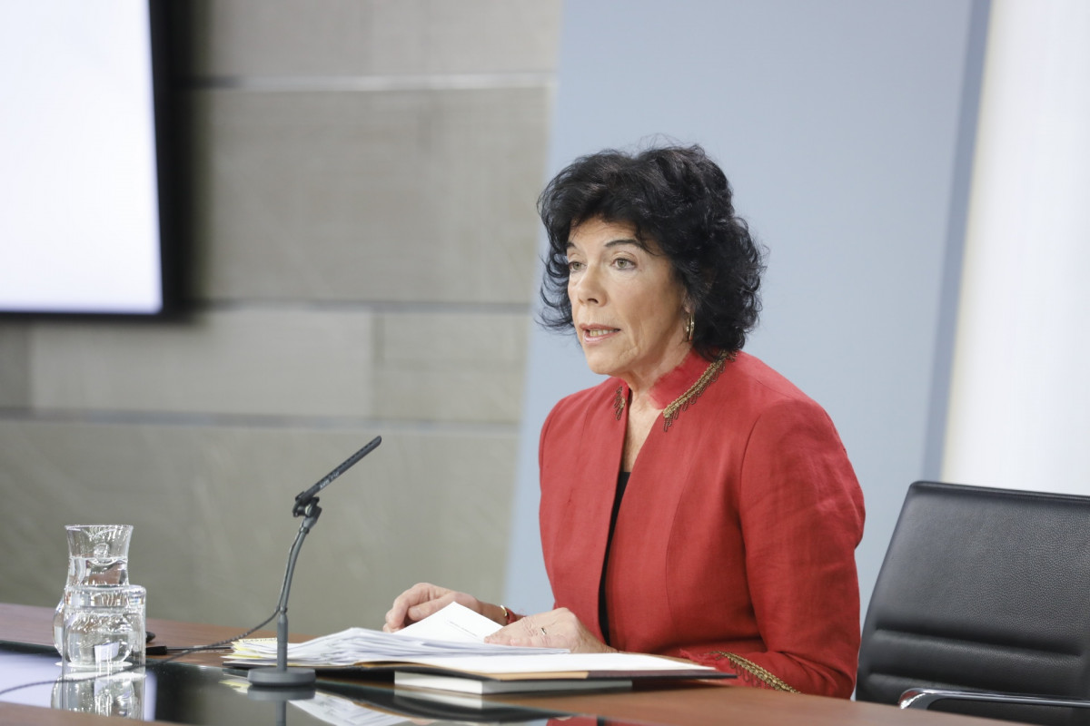 Rueda de prensa de la portavoz del Gobierno, Isabel Celaá, tras el Consejo