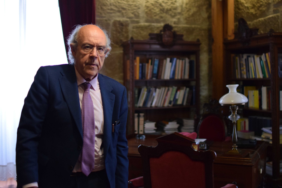 Julian alvarez decano medicina evaneira