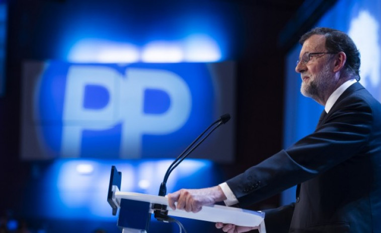 Rajoy no vota a su sucesor y se mantiene neutral