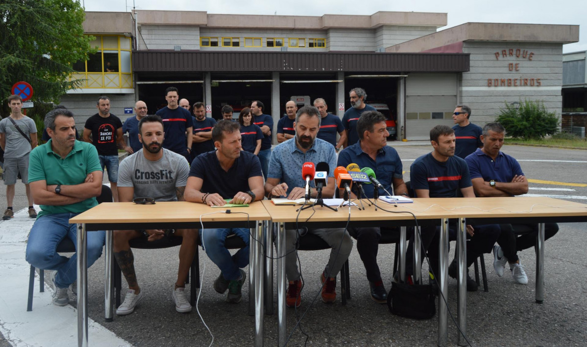 Bomberos de Ourense denuncian su situación
