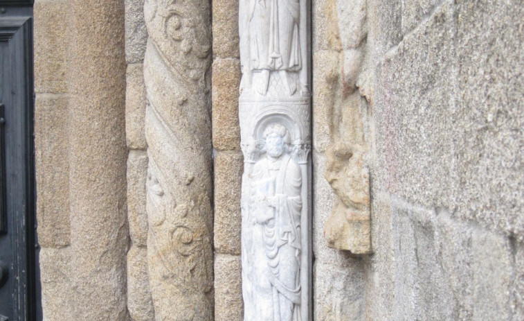 La pintada de la Catedral borrada con láser aún presenta pigmentos azules