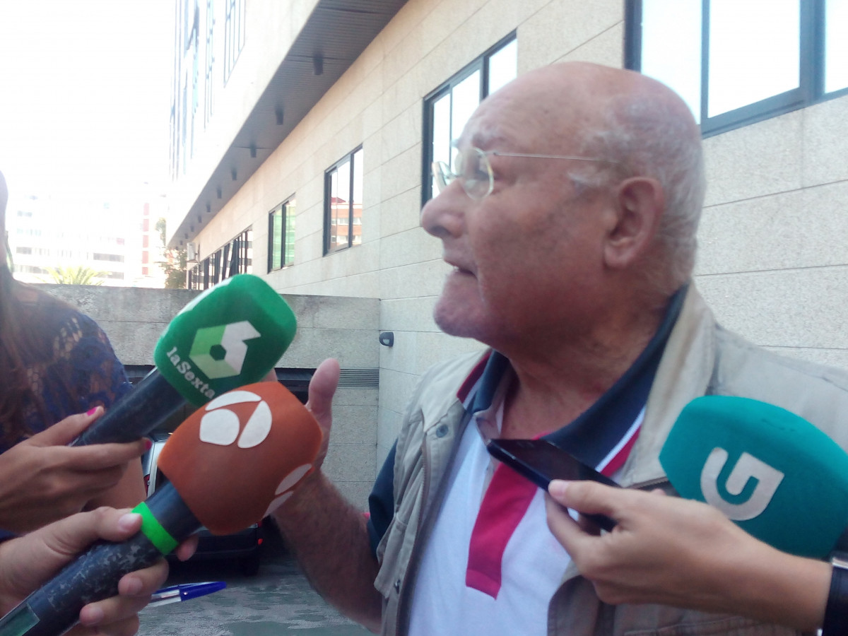Manuel Charlín a su salida del juzgado de Vigo