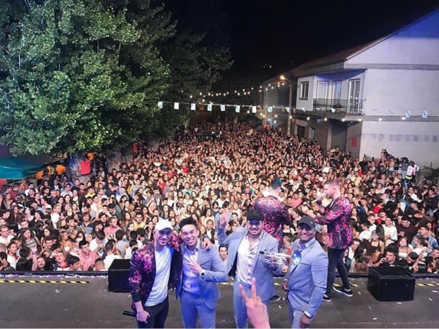 Verbena en Galicia con el Combo Dominicano