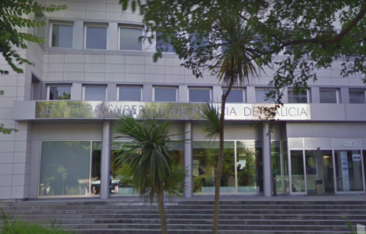 Una mujer se hace pasar por otra persona y logra que un banco le transfiera 6.000€