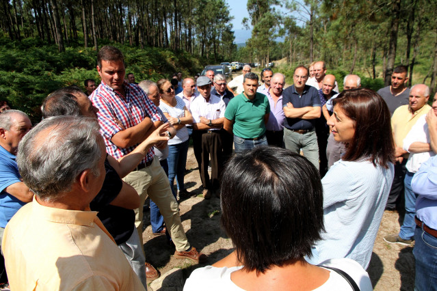 Ángeles Vázquez se reúne con la Sofor de Requián, en A Estrada