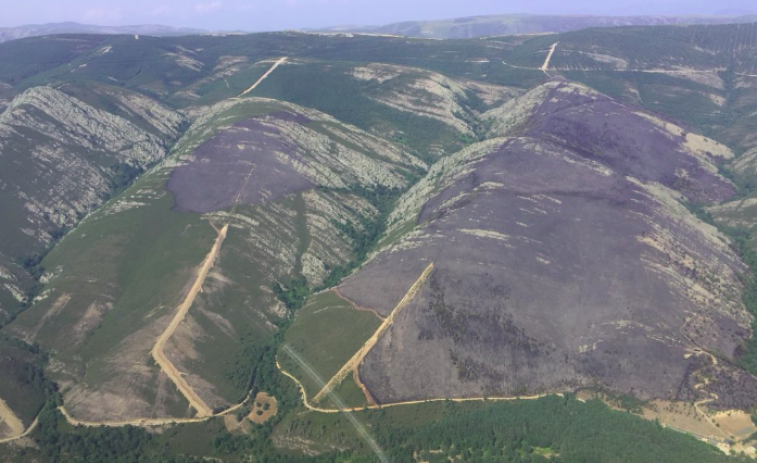 Ya van más de 100 hectáreas de Parque Natural de O Invernadoiro quemadas entre quejas de falta de medios