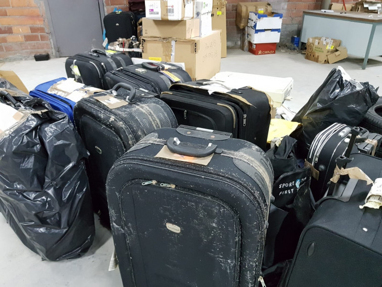 Fotos: El archivo de piezas de convicción de los juzgados de Compostela se encuentra en un estado 