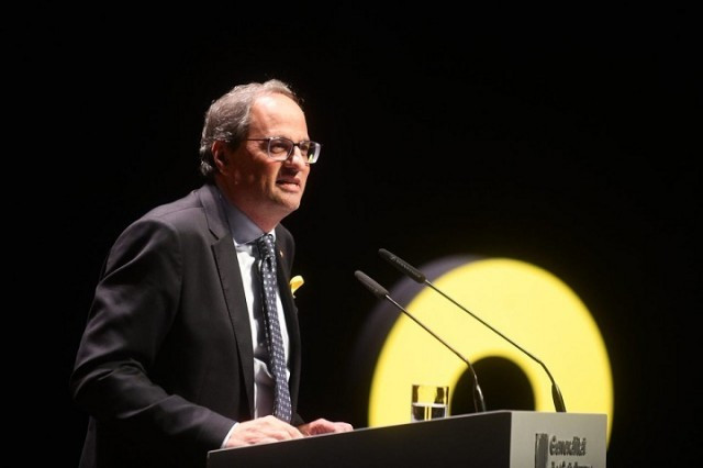 Quim Torra y Raffaella Carrà, caliente caliente