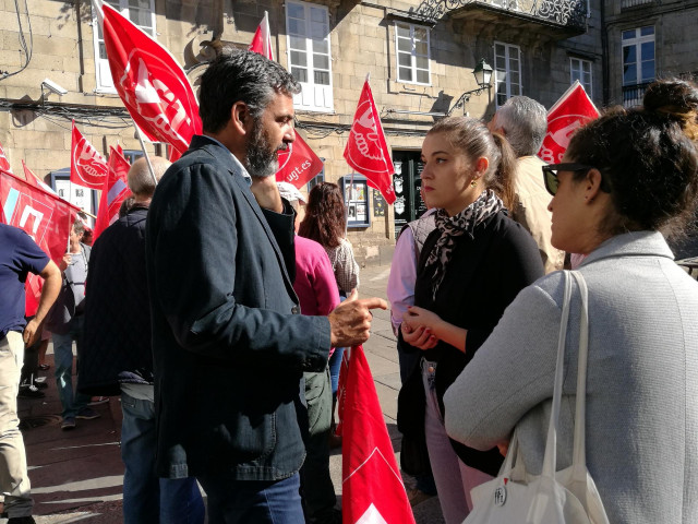 El líder de CCOO en Galicia, Ramón Sarmiento, y la de EU, Eva Solla