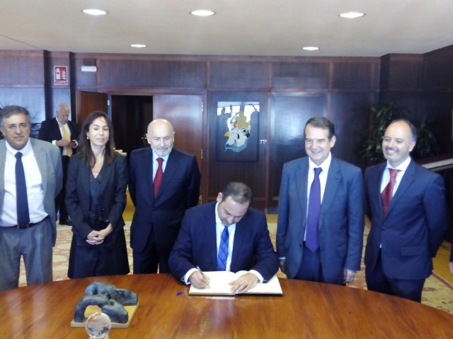 Jose Luis Ábalos En Su Visita Al Ayuntamiento De Vigo
