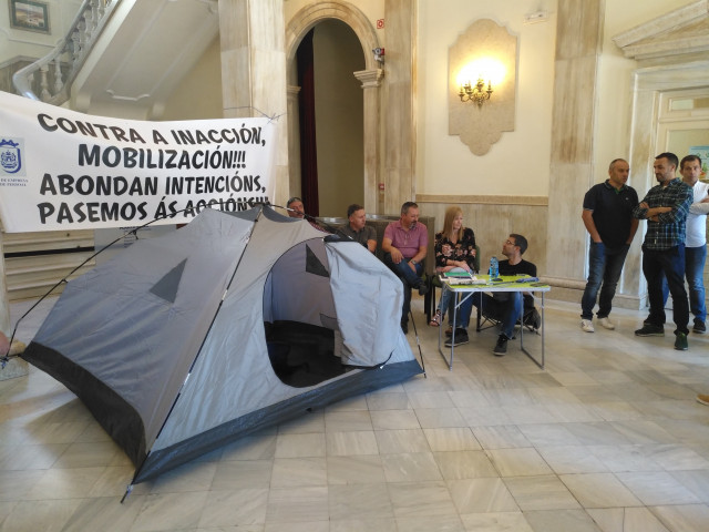 Trabajadores Ayuntamiento de Ferrol inician un encierro de 24 horas