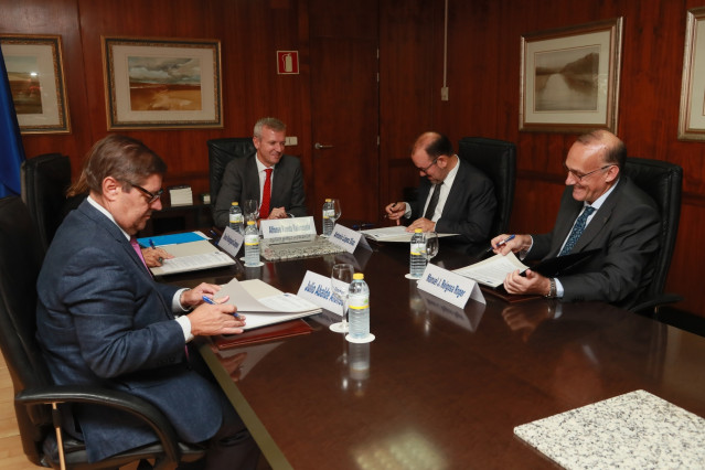 Rueda y los rectores de las tres universidades gallegas firman un convenio