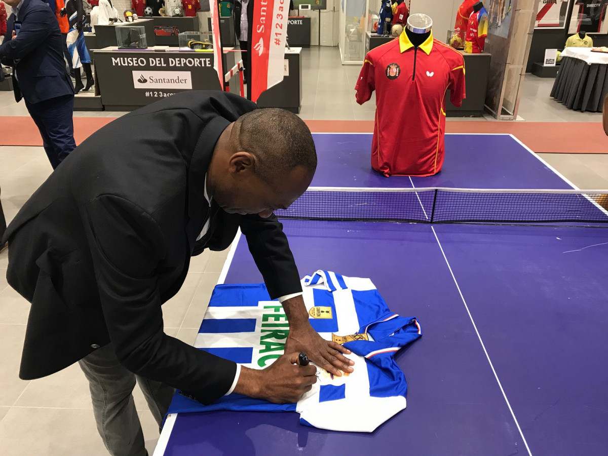 Songoo camiseta depor expo leyendas