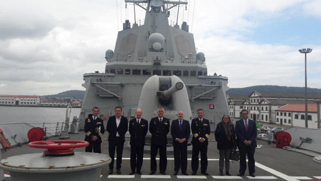 Javier Losada y Valentín García visitan la Armada de Ferrol
