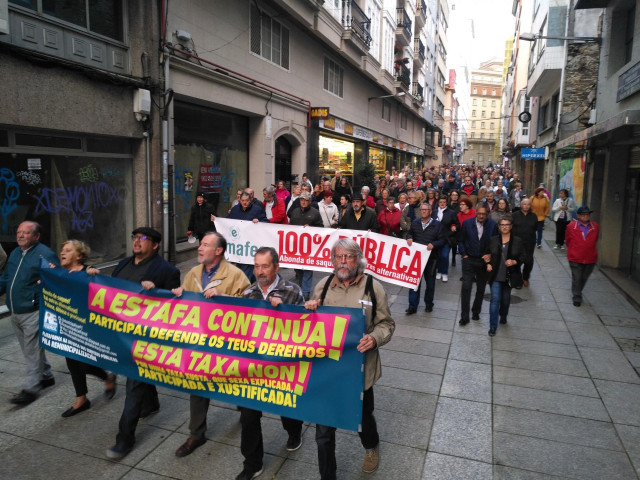 Manifestación de vecinos de Ferrol contra la empresa municipal de agua