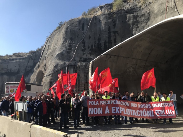 Protesta túnel Cerdedelo