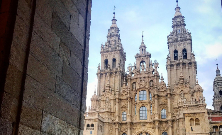 Santiago se enfrenta con Sevilla por el título de 'la mejor catedral de España'