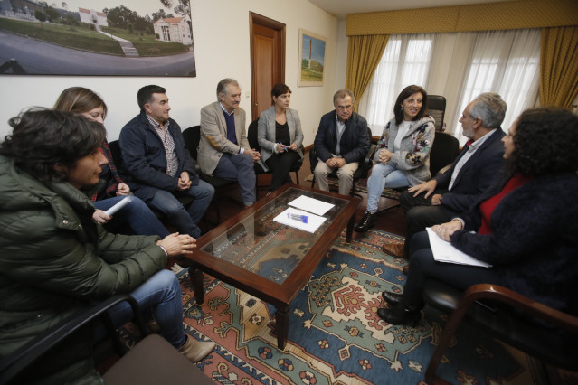 La conselleira de Medio Ambiente, Ángeles Vázquez, con alcaldes de Pontevedra