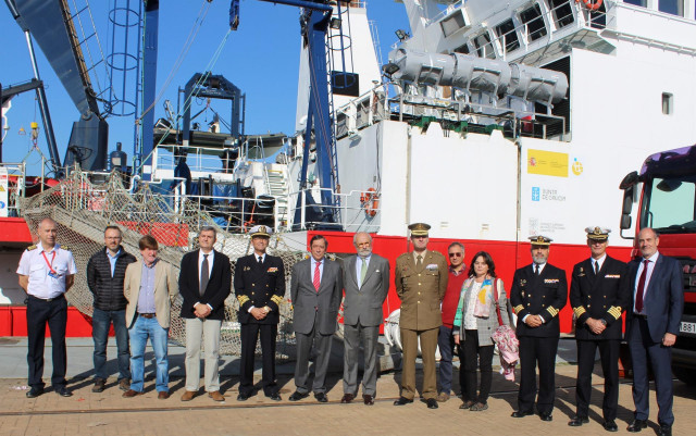 [Grupovigo] Fwd: Nota Y Foto: El Buque Oceanográfico 