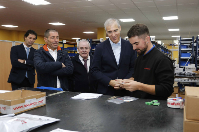 El conselleiro de Economía en la empresa Rodavigo de Mos.
