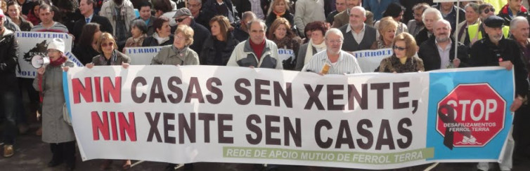 Movilización contra el desalojo de una familia con dos niñas de 9 y 7 años