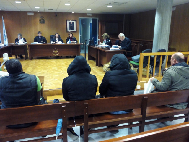 Juicio por estafar a una anciana en Vigo