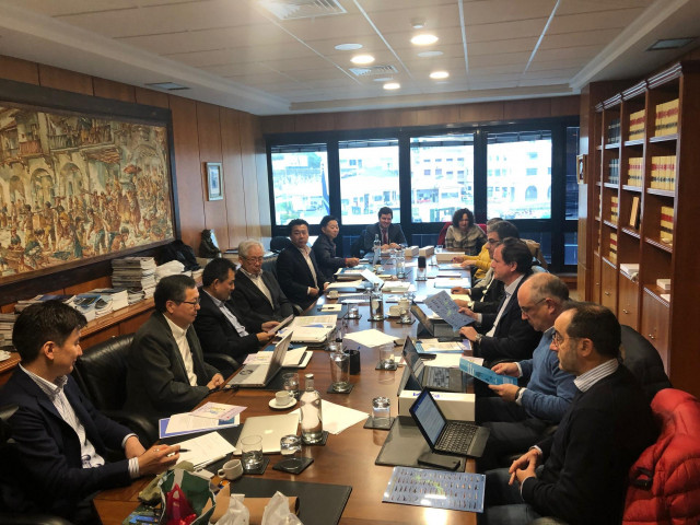 Reunión España-Japón sobre la pesca del tiburón en Vigo.