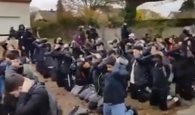 Impactantes imágenes de la detención de 100 estudiantes en París