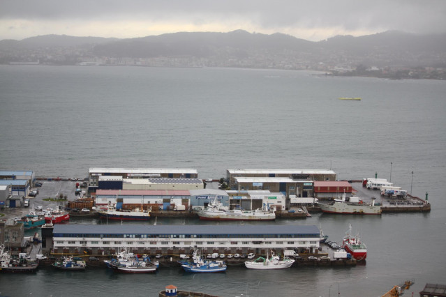 Temporal en Vigo,flota amarrada, barcos en puerto