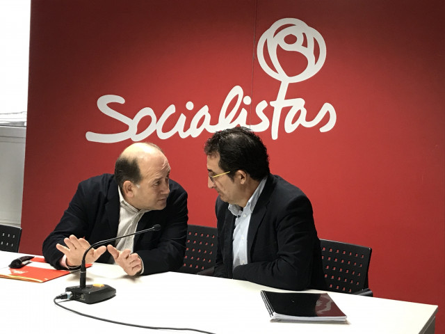 Xoaquín Fernández Leiceaga y Antonio Leira en la rueda de prensa