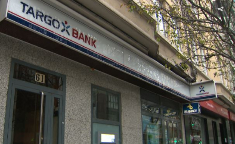 Atracan un banco a plena luz del día