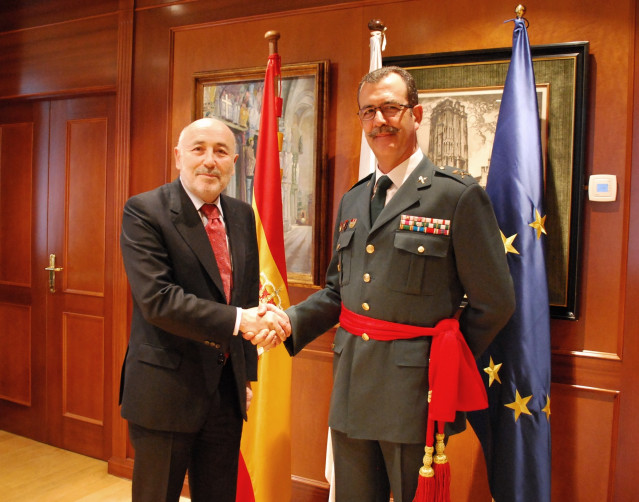 Losada y nuevo general de la XV Zona Guardia Civil Luis Rodríguez
