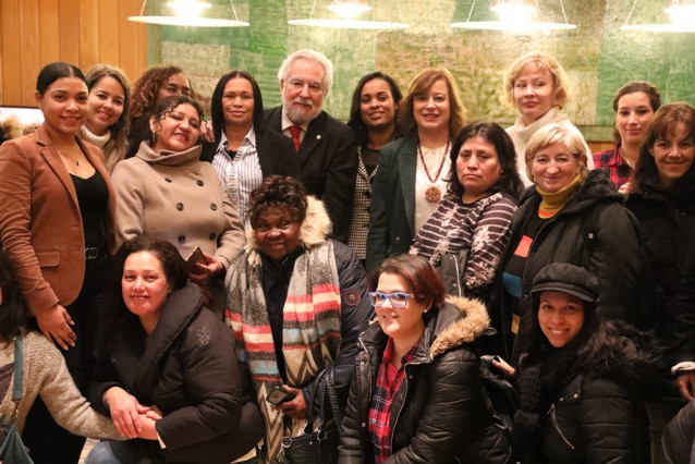 Miembros de la Fundación Juan Soñador visitan el Parlamento