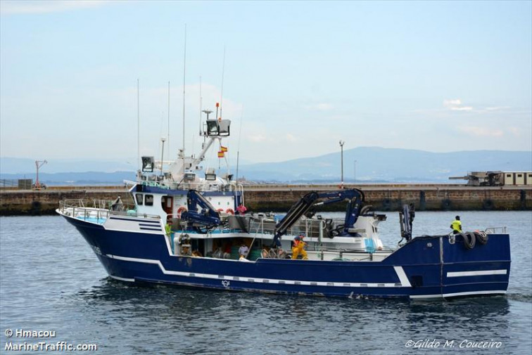 Al menos tres marineros fallecen en un naufragio