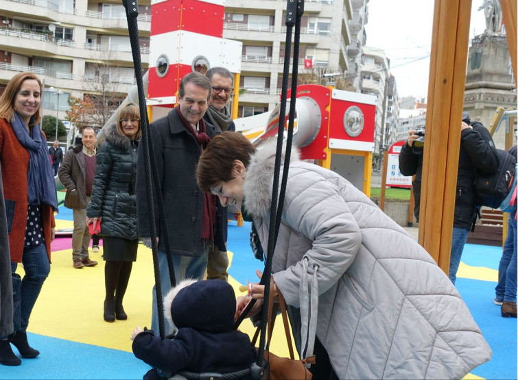 ¿Acusó el PP a Abel Caballero de “pederastia” por “obligar a los niños a sacarse fotos con él”?